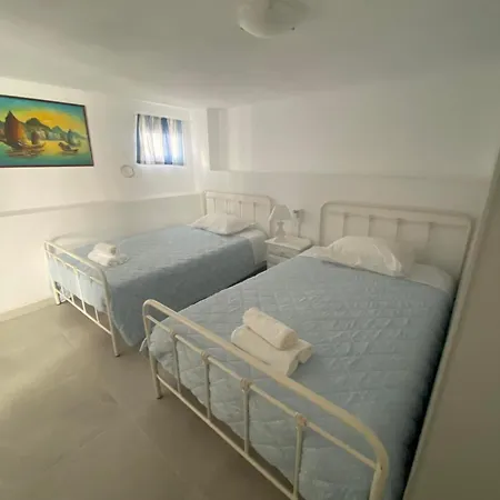 Antilio * Chrisi Akti (Paros)